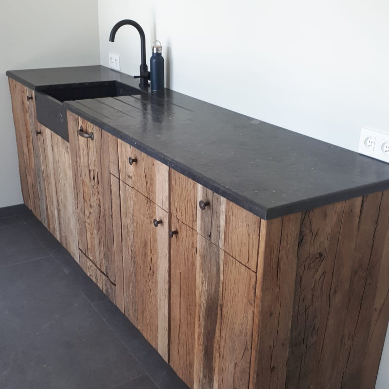 Keuken in oude eik - Schrijnwerk Yannick Schelstraete - Maldegem